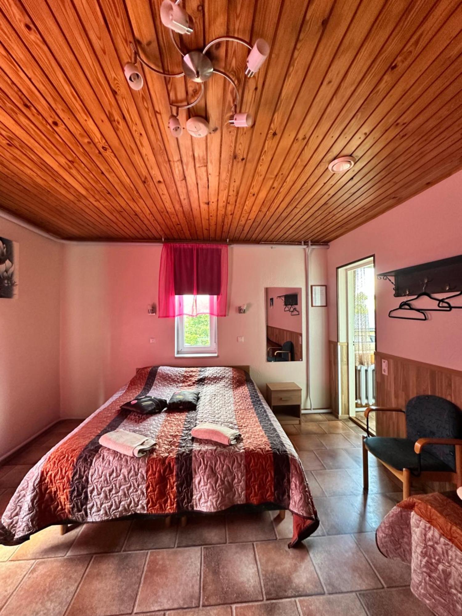 Guesthouse Maenniku ปาร์นู ภายนอก รูปภาพ
