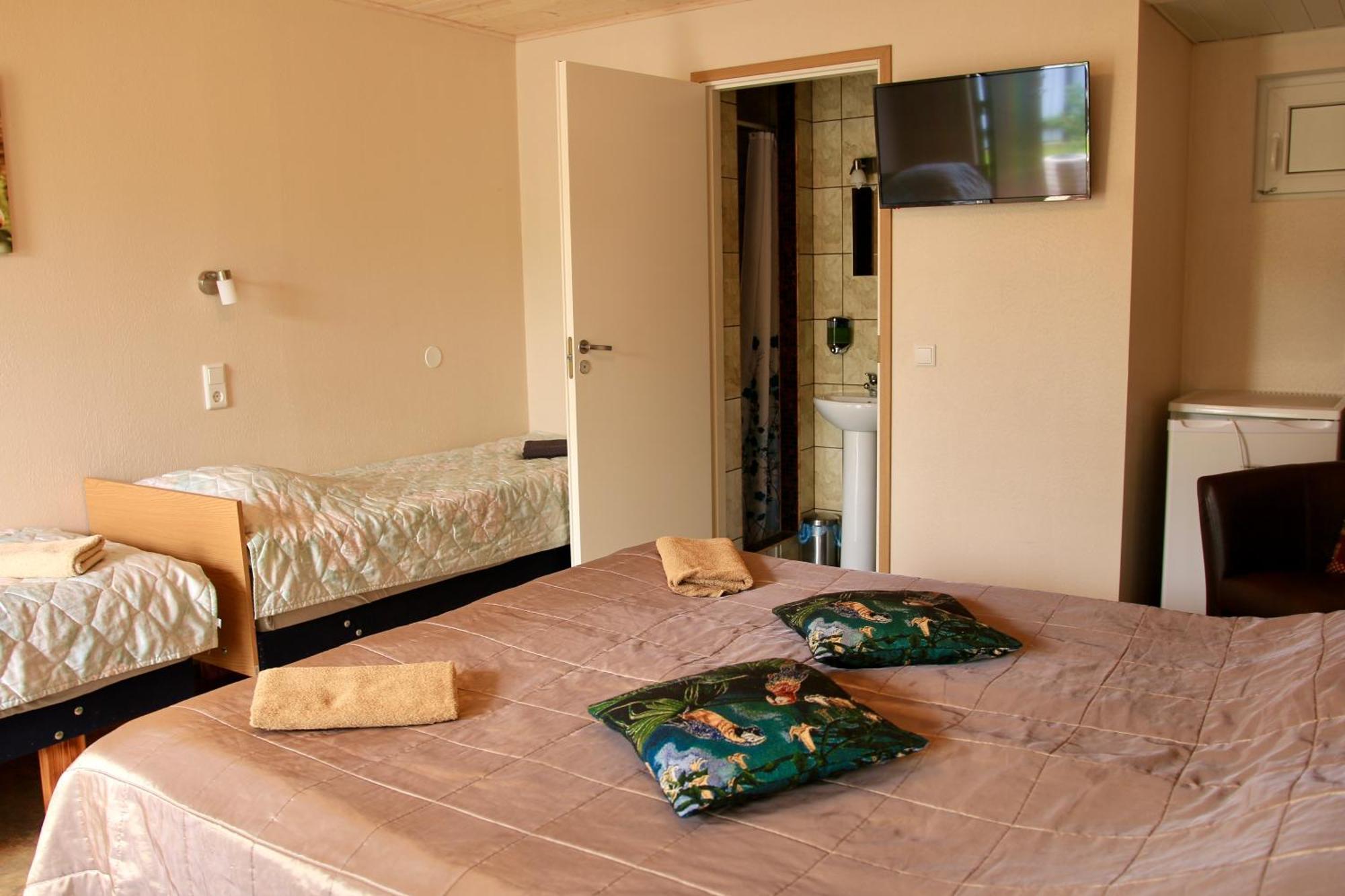 Guesthouse Maenniku ปาร์นู ภายนอก รูปภาพ