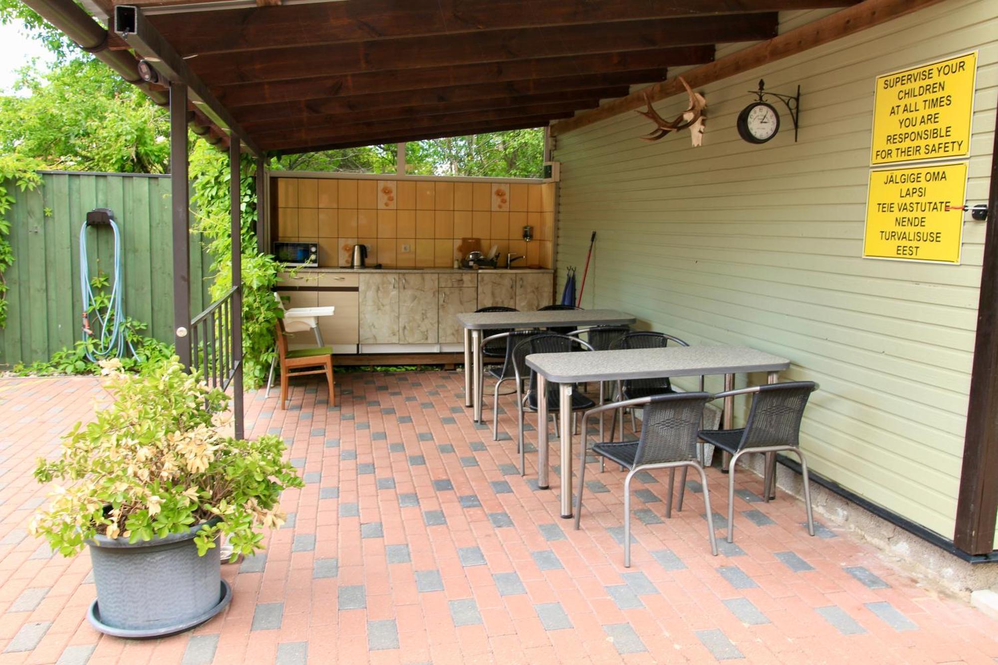 Guesthouse Maenniku ปาร์นู ภายนอก รูปภาพ