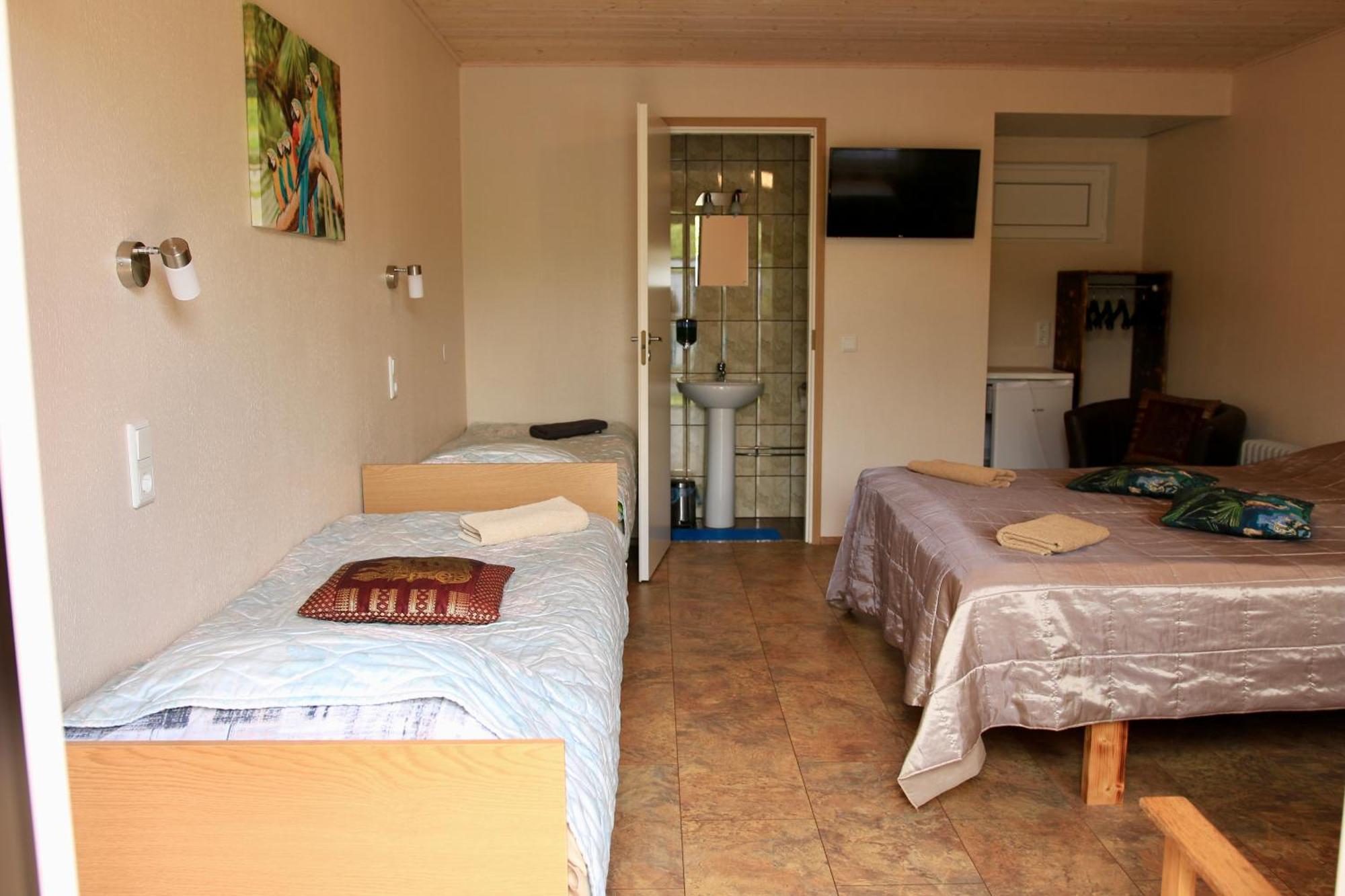 Guesthouse Maenniku ปาร์นู ภายนอก รูปภาพ